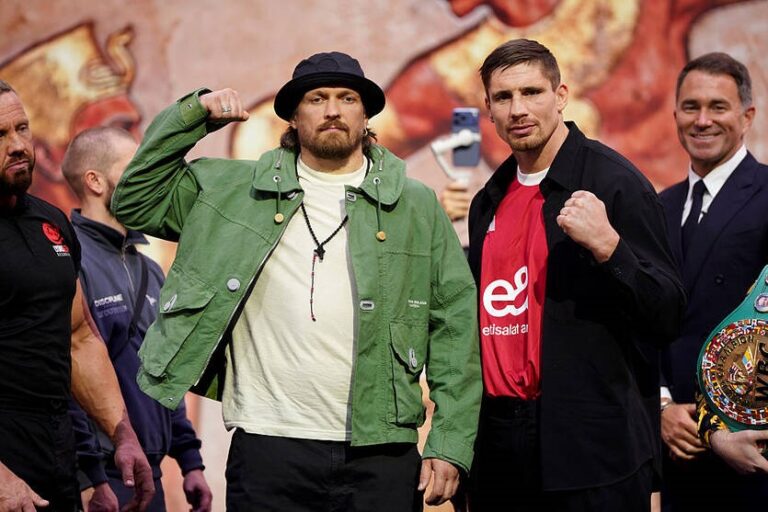 Усик оцінив нового суперника як небезпечного кікбоксера на рингах боксу