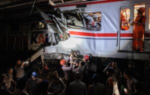 В Індонезії зіткнулися потяги: є жертви та поранені