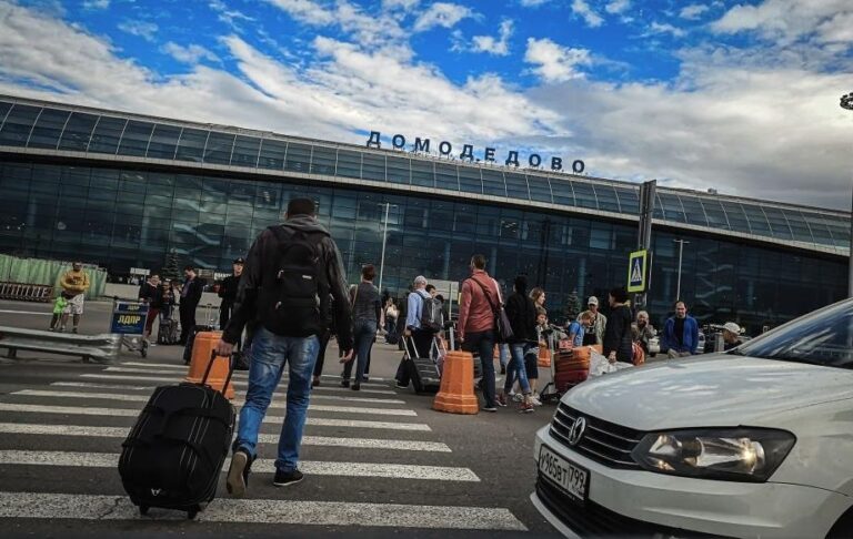 В РФ рекордно зросла кількість росіян, що прагнуть емігрувати