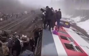 В Росії перекинувся пасажирський поїзд