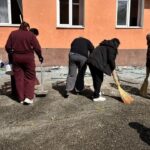 В Туапсе після удару по НПЗ пройшов “нафтовий дощ”