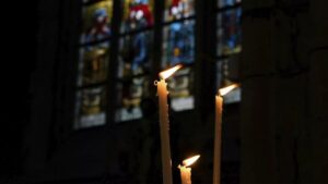 В Єрусалимі зійшов Благодатний вогонь