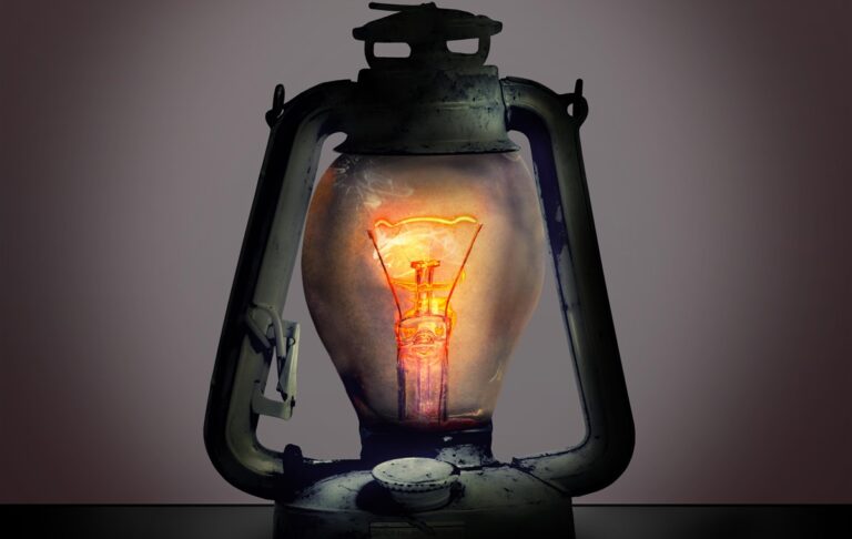 Вчені пояснили, чому люди бояться темряви