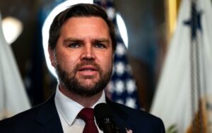 Венс прокоментував блокування Ормузької протоки