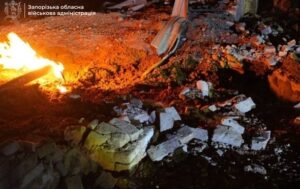 Запоріжжя під комбінованим обстрілом: у житловому районі пожежа