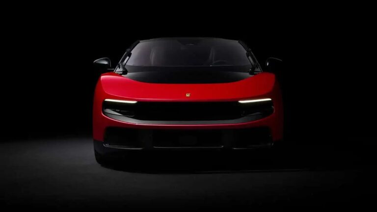 Акції Ferrari різко впали після презентації електромобіля Luce