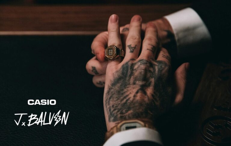 Casio і J Balvin випустили мініатюрний цифровий годинник-каблучку