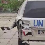 Дрони РФ атакували Херсон: пошкоджені авто ООН, є загибла
