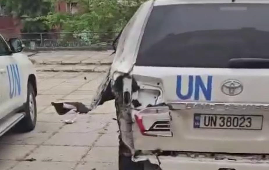 Дрони РФ атакували Херсон: пошкоджені авто ООН, є загибла