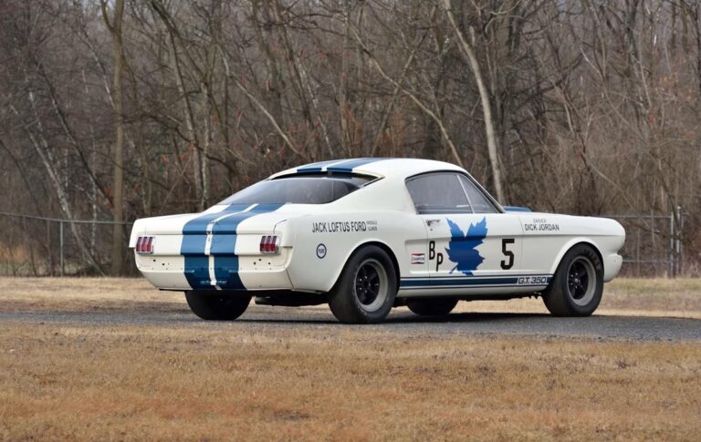 Ford Mustang 60-х продали на аукціоні майже за 4 мільйони доларів