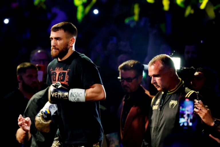 Гвоздик розібрав шанси Ломаченка у поєдинку проти Девіса