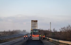 Кабмін назвав дедлайн на ремонти доріг загального користування