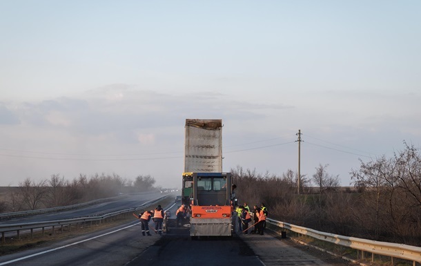 Кабмін назвав дедлайн на ремонти доріг загального користування
