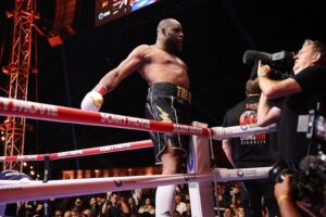 Обов&rsquo;язковий претендент IBF кинув виклик Усику після гучного нокауту