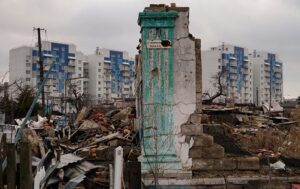 Росіяни в Маріуполі переробили демонтовані будинки у 100 тис. тонн щебеню