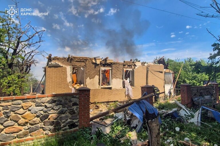 Росіяни вдарили по Харківщині, є жертва та поранені