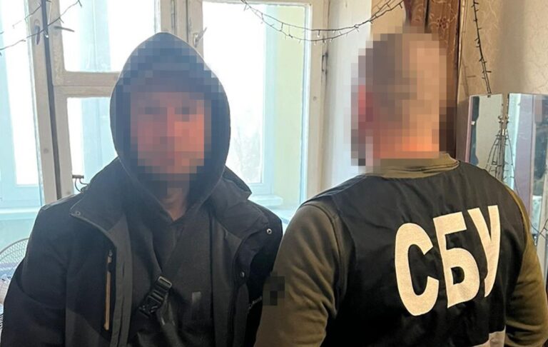 СБУ затримала трьох блогерів, що “зливали” позиції Сил оборони