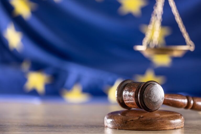 Суд ЄС дозволив заморожувати активи росіян навіть без прямого зв&rsquo;язку