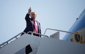 Трамп назвав себе “найкращим президентом США”