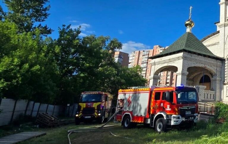 У двох районах Харкова впали російські дрони