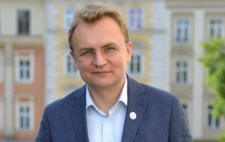 У Львові чоловік облив мера невідомою рідиною