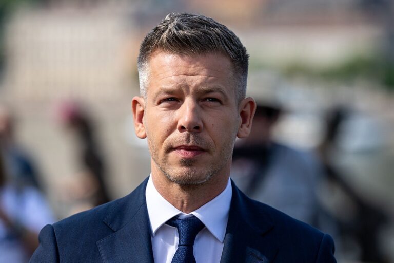 Угорщина скерує вихідну допомогу ексурядовців дитбудинку в Україні