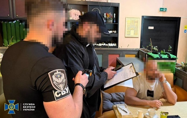 Взято під арешт працівників БЕБ, яких викрили на хабарях