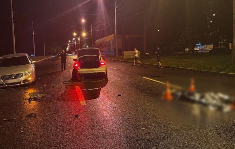 Збило одне авто, тіла відкинуло на інше: у Харкові сталася смертельна ДТП