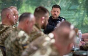 Зеленський анонсував Ставку після поїздки на фронт