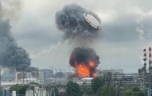 Капотня палає, нафта дешевшає: подвійний удар по Кремлю