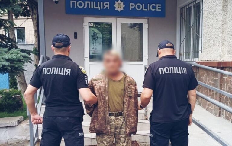 На Київщині військовий з ревнощів вбив жінку і побратима