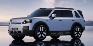 Новий Freelander показали на офіційних фото
