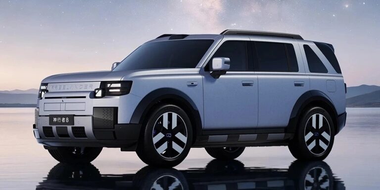 Новий Freelander показали на офіційних фото