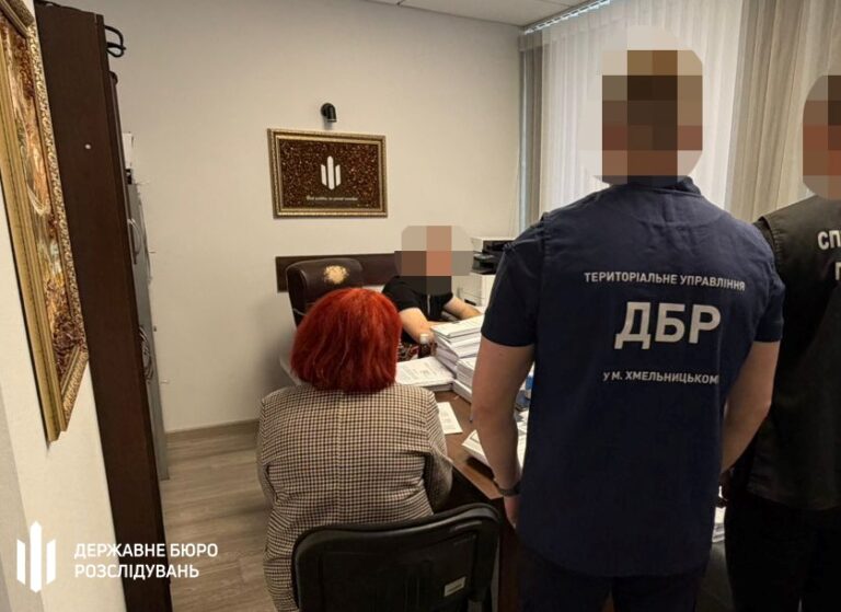 Посадовців Гайсинського ТЦК викрили на “паперовій мобілізації”