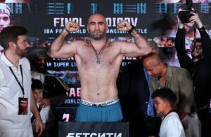 Російський ексчемпіон заявив про бажання провести поєдинок з Усиком