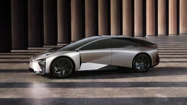 Toyota відмовилася від флагманського електроседана Lexus