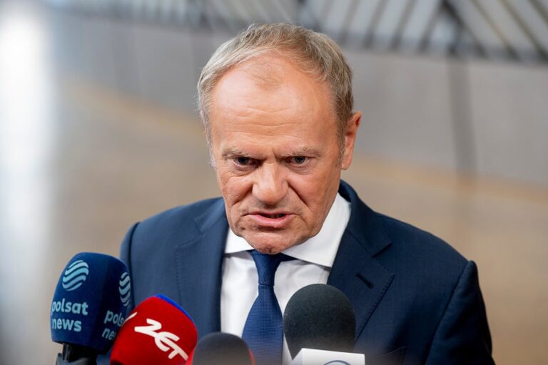 Туск: Польща вимагає місця за столом переговорів з РФ