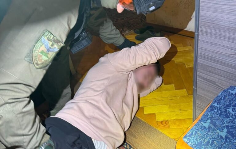 У Львові затримали чоловіка, який напав з ножем на військового ТЦК