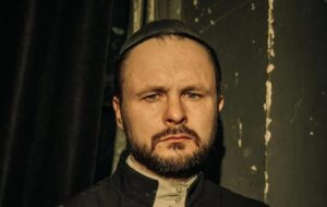 Український актор сів за кермо таксі