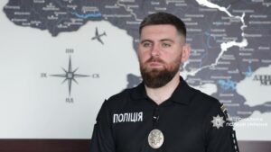 Під виглядом навчання інвестиціям ошукали майже тисячу людей: поліція викрила злочинну організацію