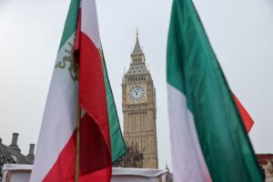 Британія відкликає дипломатів з Ірану