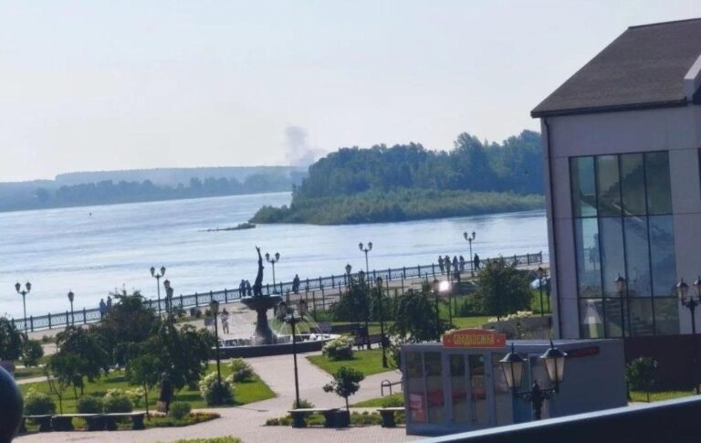 Дрони атакували базу пального Росрезерву за 2000 км від кордону Україною