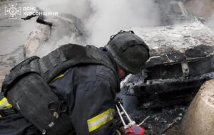Дрони РФ атакували Херсон: троє людей отримали поранення