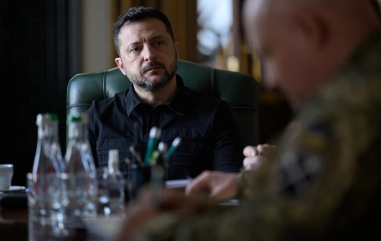 Фронт і зерновий експорт: Зеленський провів Ставку