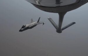 Іран та США продовжують обмінюватися ударами