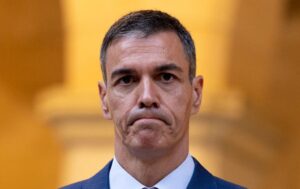 Навала мігрантів: прем’єр Іспанії прибув до Сеути та назвав винних