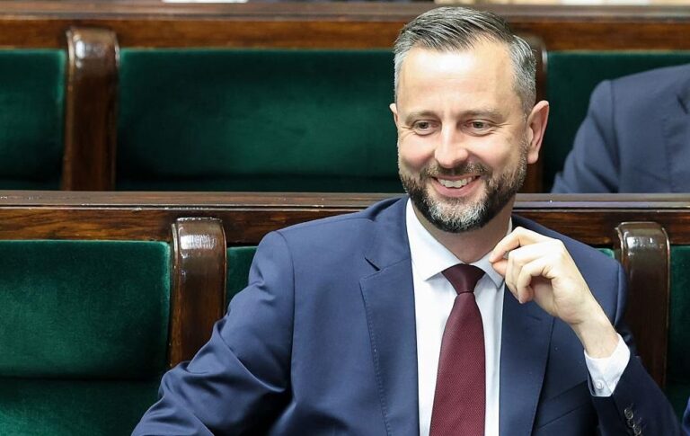Польща прагне розміщення центру управління паливопроводами НАТО