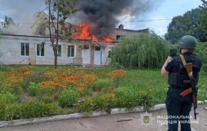 РФ вдарила по Миколаєву вдень: є руйнування житлових будинків