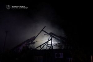 РФ вдарила по Запоріжжю: пожежі і руйнування