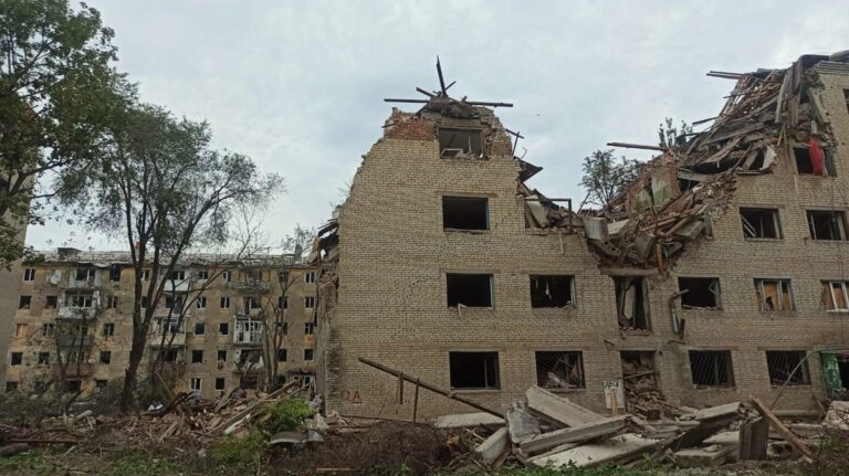 Росіяни атакували Слов&rsquo;янськ двома авіабомбами